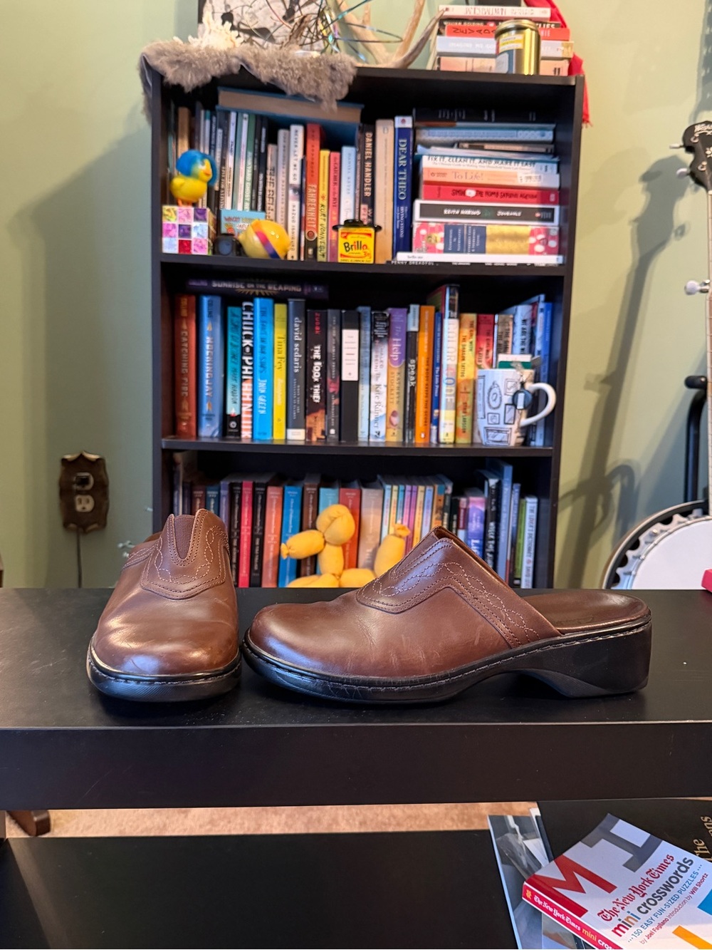 Brown Clogs - Picture 3 of 5